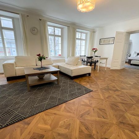 U Obecniho Dvora - Old Town Apartment 프라하 외부 사진