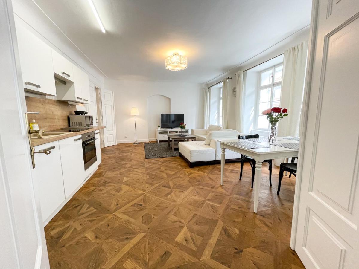 U Obecniho Dvora - Old Town Apartment 프라하 외부 사진
