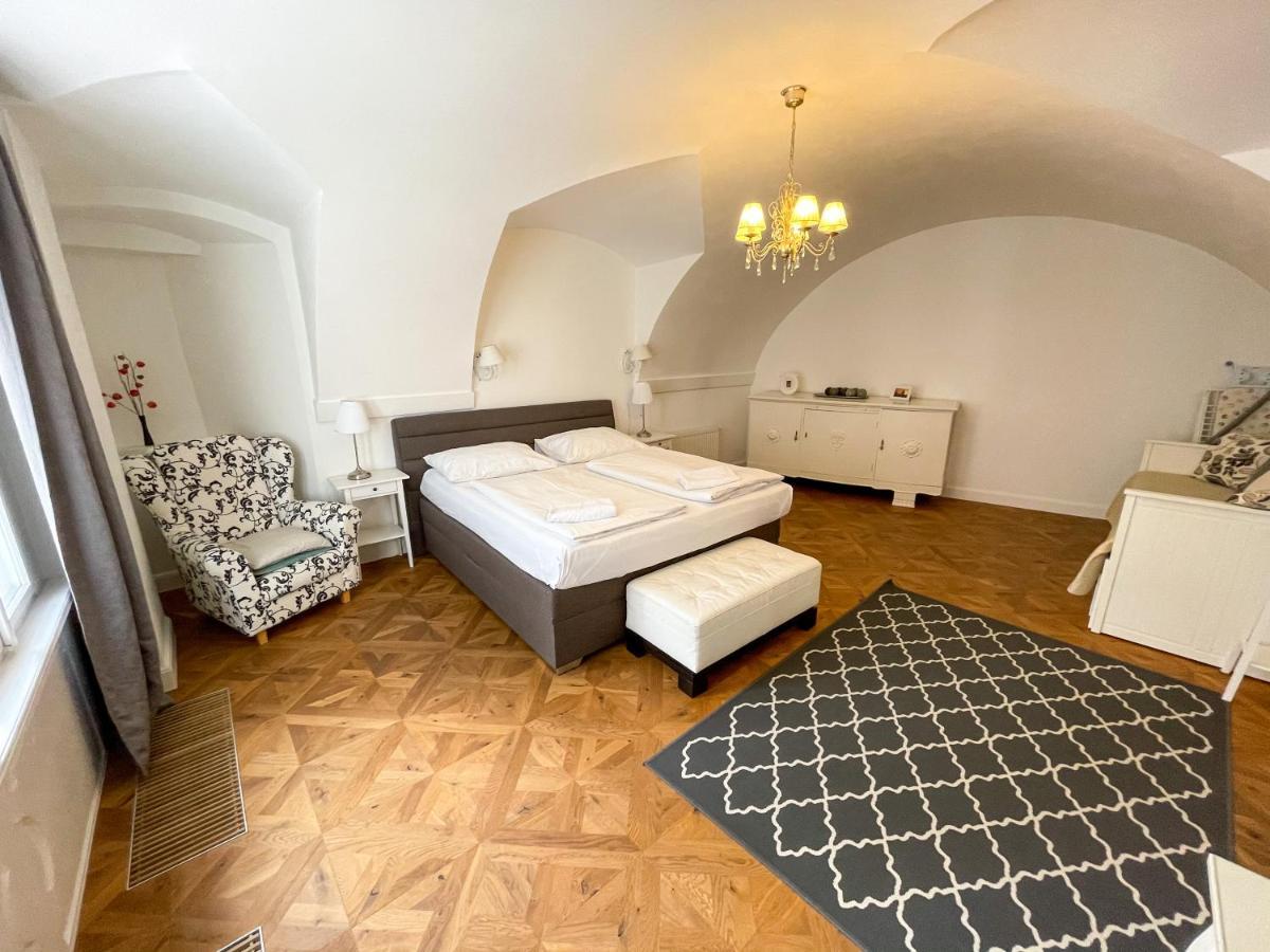 U Obecniho Dvora - Old Town Apartment 프라하 외부 사진